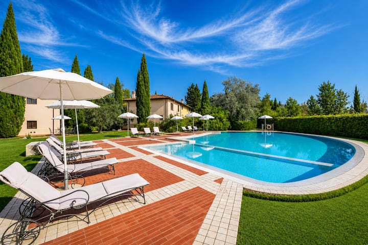 Villa Vignola - Tuscany