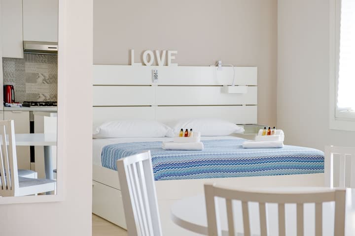 Bardolino Spritz | Balcony, Beach Access & A/c - Bardolino