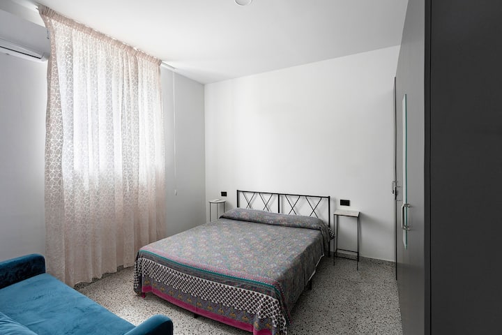 Via Leucosia A Due Passi Dal Mare - Salerno