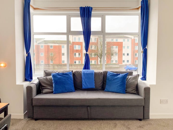 Cardiff Flat | Free Park | Business | Long Stays - Cardiff Metropolitan University