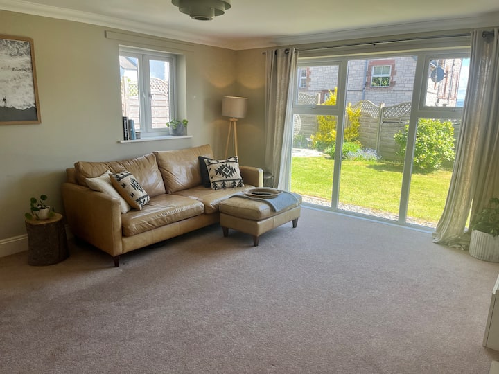 3 Bedroom Family House With Stunning Beach Views - Grange-over-Sands