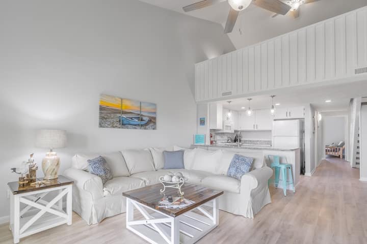 Suite + Loft, Pool & Stunning Ocean Views! - Surf City