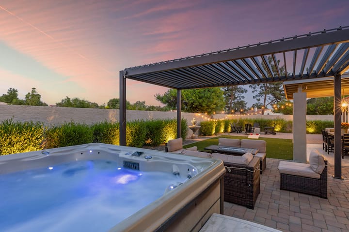 Madrid's Manor With Hot Tub, Firepit, And Bbq - Tempe, AZ