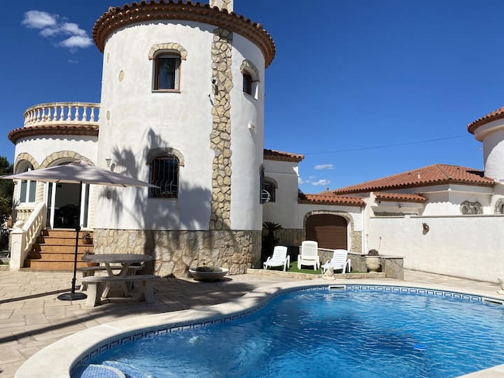 Villa Mediterránea Con Piscina Privada - Costa Dorada, España