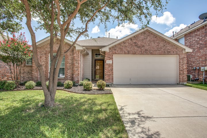 Beautiful 3br Home In Safe Family-friendly Keller - Roanoke, TX