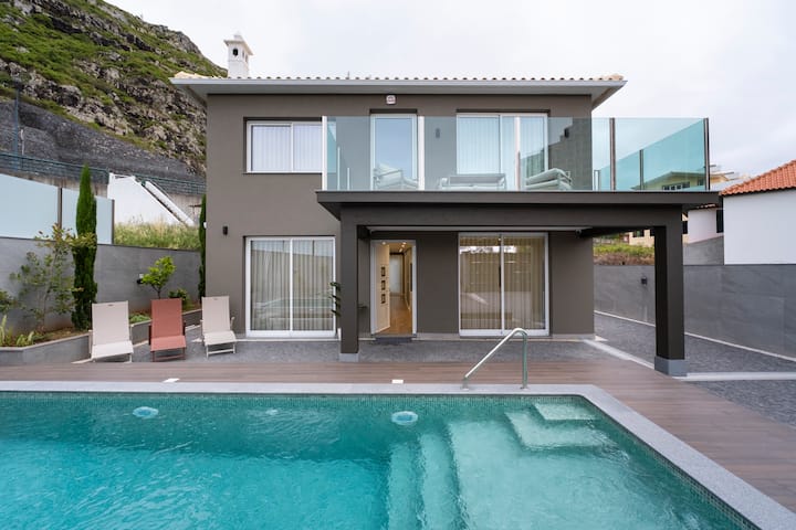 Villa Machim - Heated Pool - View - Machico
