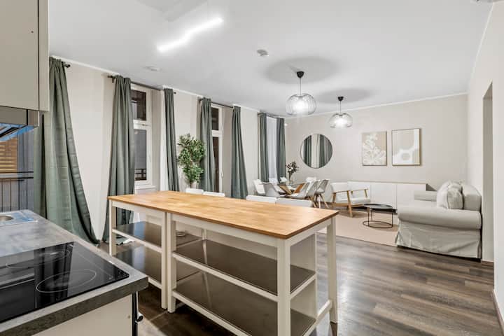 4-br Balcony Apartment | Near Metro And Center - Vienna