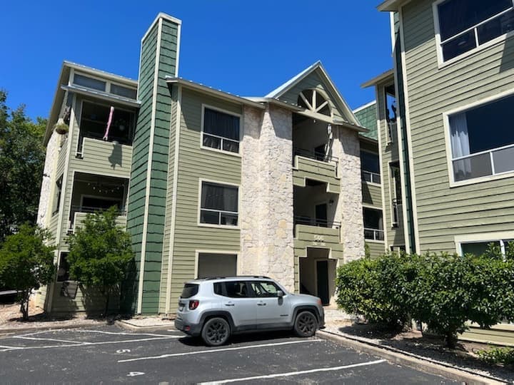 Two Bedroom Two Bathroom Walk To Everything - サン・マーコス, TX
