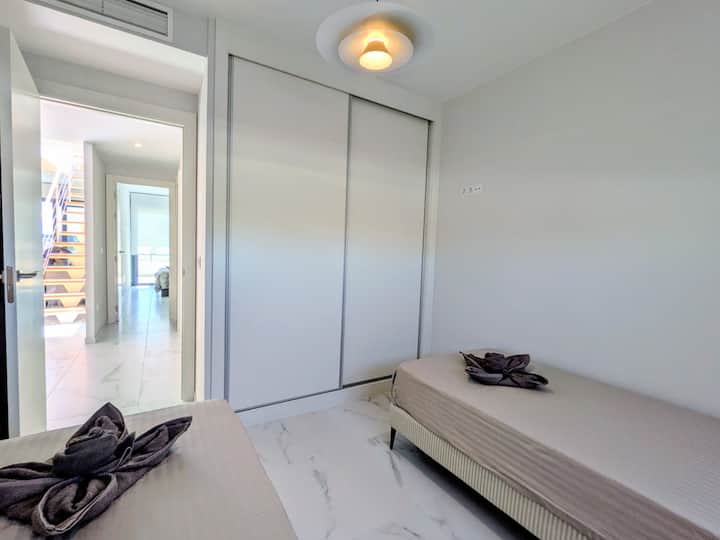 Schlafzimmer 2