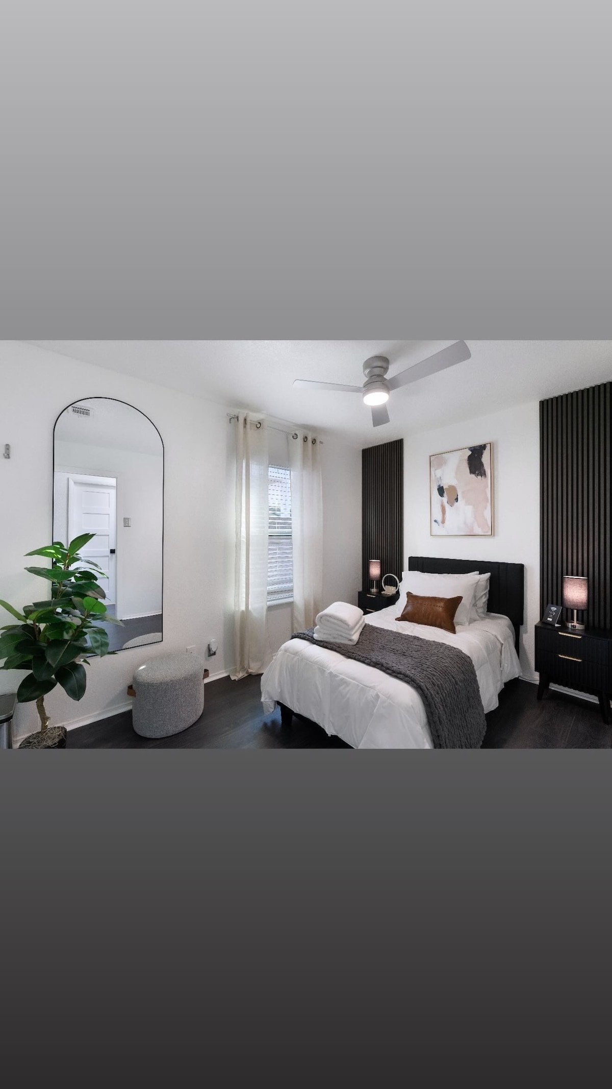 Stylish East Austin Casita Sleeps 6+ Courtyard
