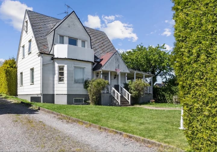 New Refurbished House With 4 Floors - Helsingborg