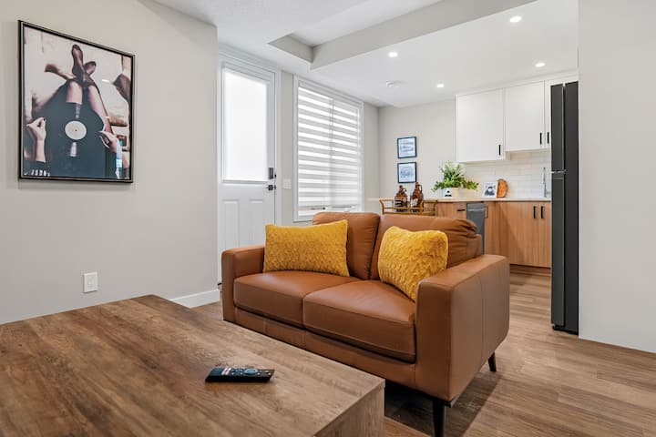 King Bed | Min To Uofc | New - Calgary