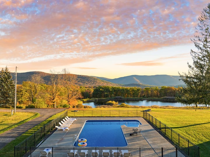 Sleeps 26 | Private Pool Hot Tub Lake Views - Windham, NY
