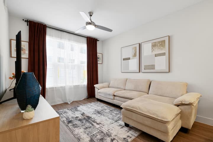 Immaculate Legacy West Apartment 1 Bed/1 Bath - Plano, TX