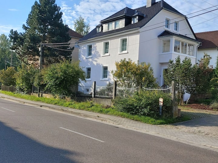 Wohnung In Hänichen Mit Garten By Interhome - Bannewitz