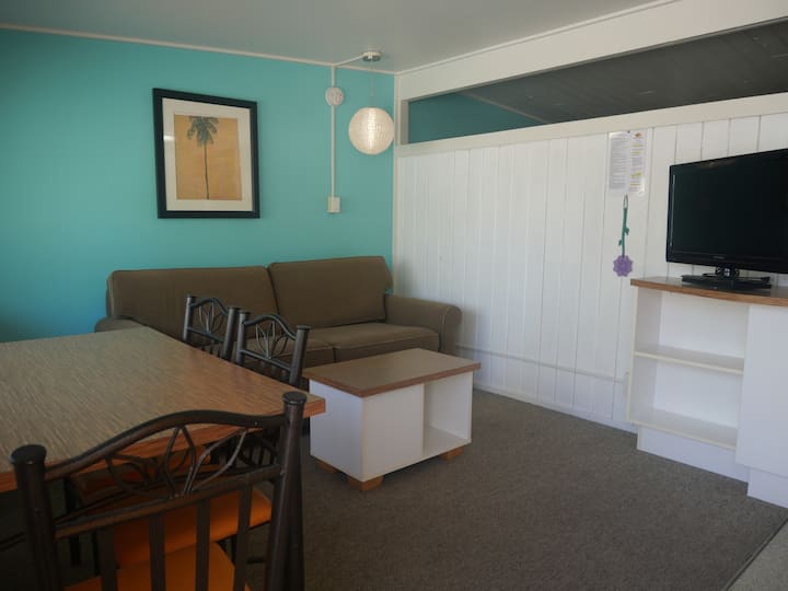 #3 Room - Ok Falls Beach Motel - Okanagan Falls