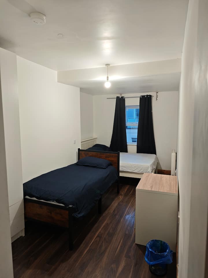 Dublin City Center Twin En-suite Room 8 - Dublin