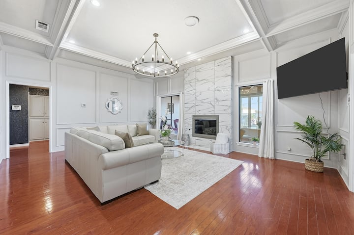 Luxury Retreat W/ Pool Near To Stadium & Airport - Irving