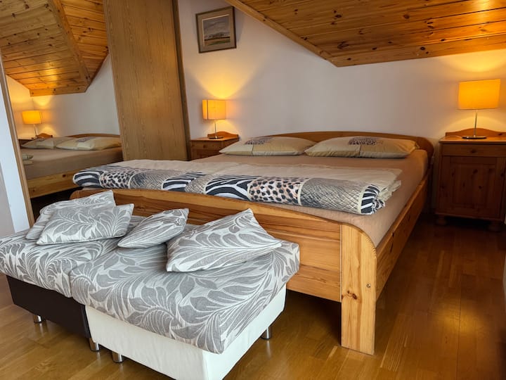 Ágy 180x200 cm, közepes vagy lágy matrac 