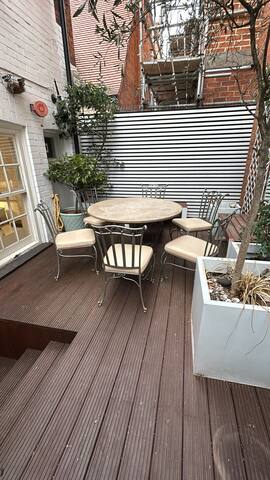 Renovated Historical Home with Enclosed Terrace gallery image 3