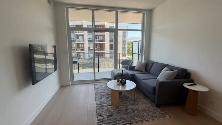 Upscale Retreat | Pool | Hot Tub | Gym | Sauna - Kelowna