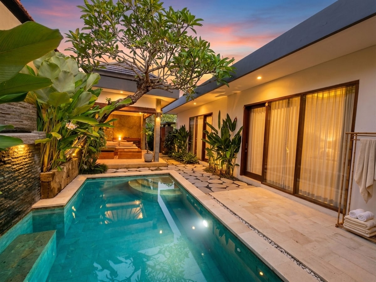 Villa in Kuta Utara · ★New · 2 bedrooms · 2 beds · 2 private baths, порівнянний Airbnb