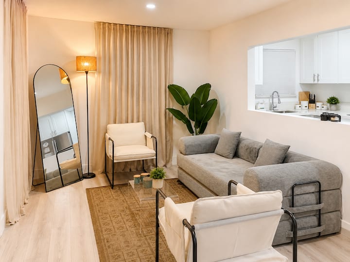 Miami Central | 8 Ppl | Top Location | Bbq | Games - Miami
