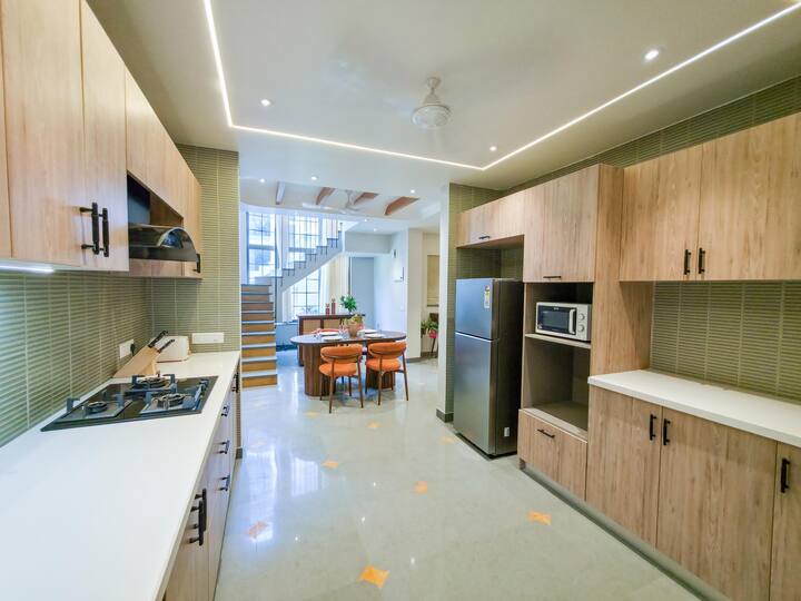 Full kitchen image 1