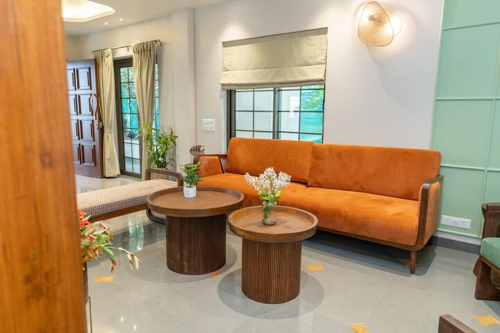 Living room image 3