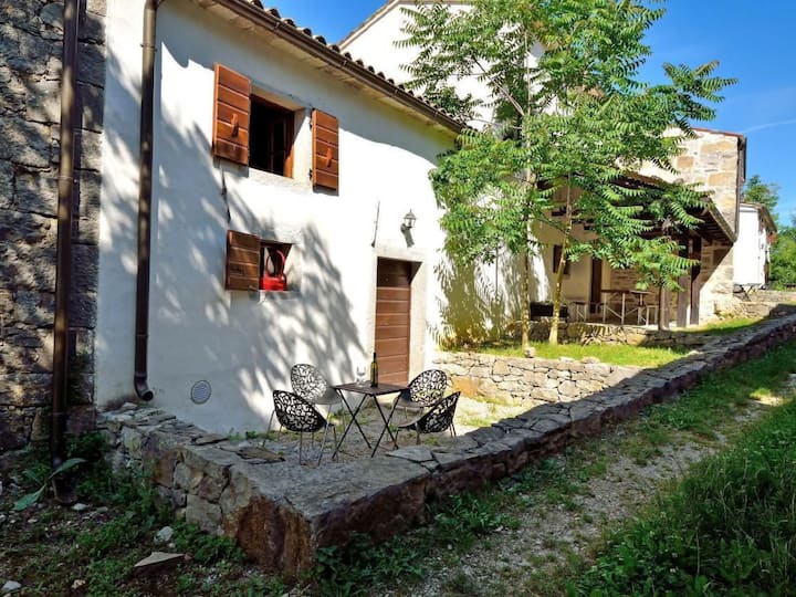 Istrien Traditionelles Steinhaus 1 By Interhome - Buzet