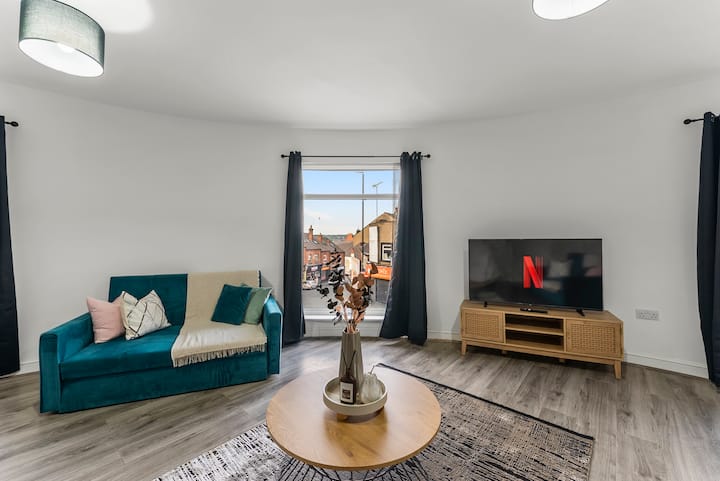 Wesley Luxe | Chic Leeds City Escape - Leeds