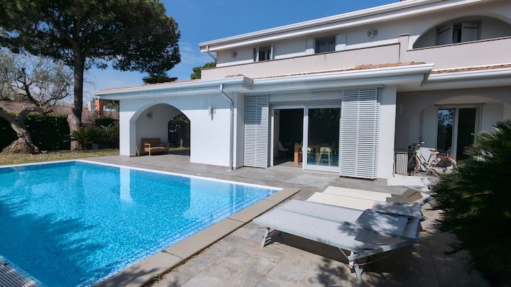 Villa Anastasia, Privatinsel, 8 Pers, 300m Golf - Rosolina Mare