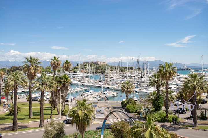T3 Dexception Avec Terrasse Et Vue Mer/port - Antibes