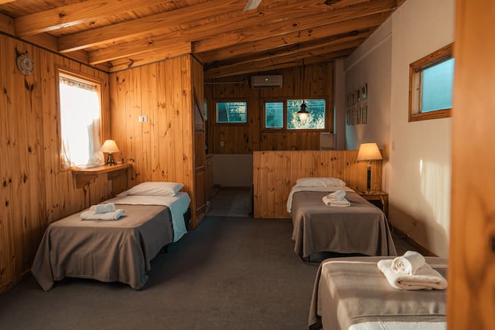 Casa 45 - Habitación Cuádruple Privada C/ Desayuno - San Martín de los Andes