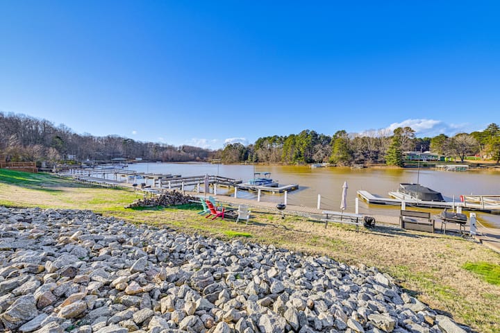 Pool & Lake Access! Sherrills Ford Tiny Home