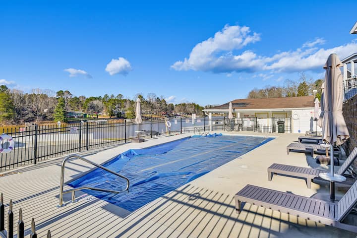 Pool & Lake Access! Sherrills Ford Tiny Home
