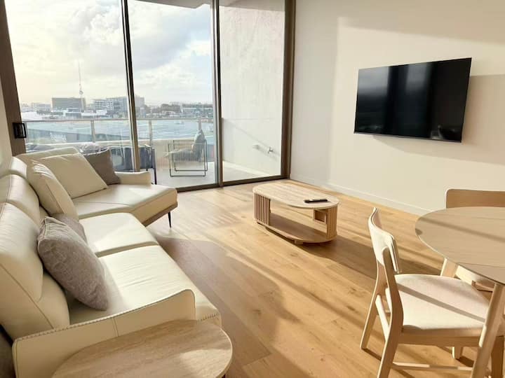 Lumi Residence Robina - Springbrook