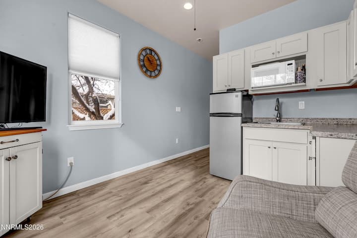Guest Suite Private Entrance Golf Community - Sparks, NV