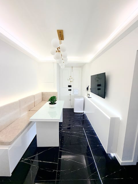 Top performing Airbnb: MAISON LIBERTÉ in Santo António