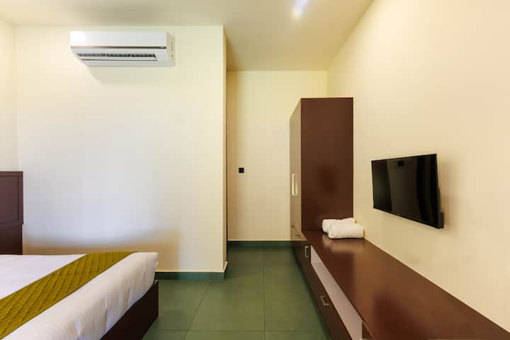 The Hoe – Heaven On Earth - Ponnani