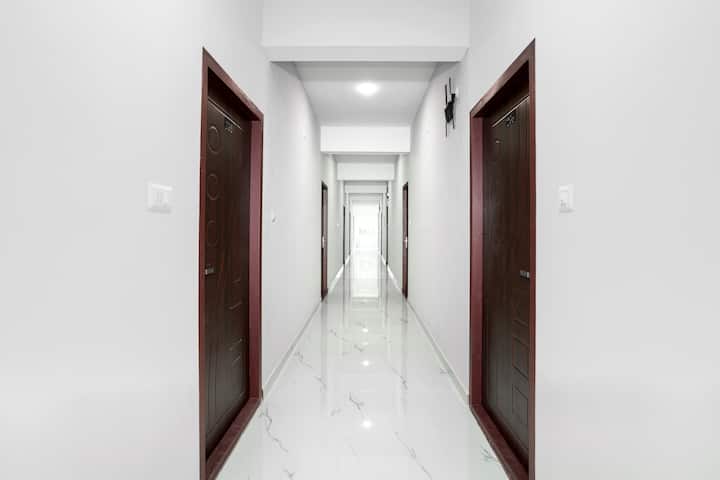 Hotel Livora | Modern Luxury Stay - 고치