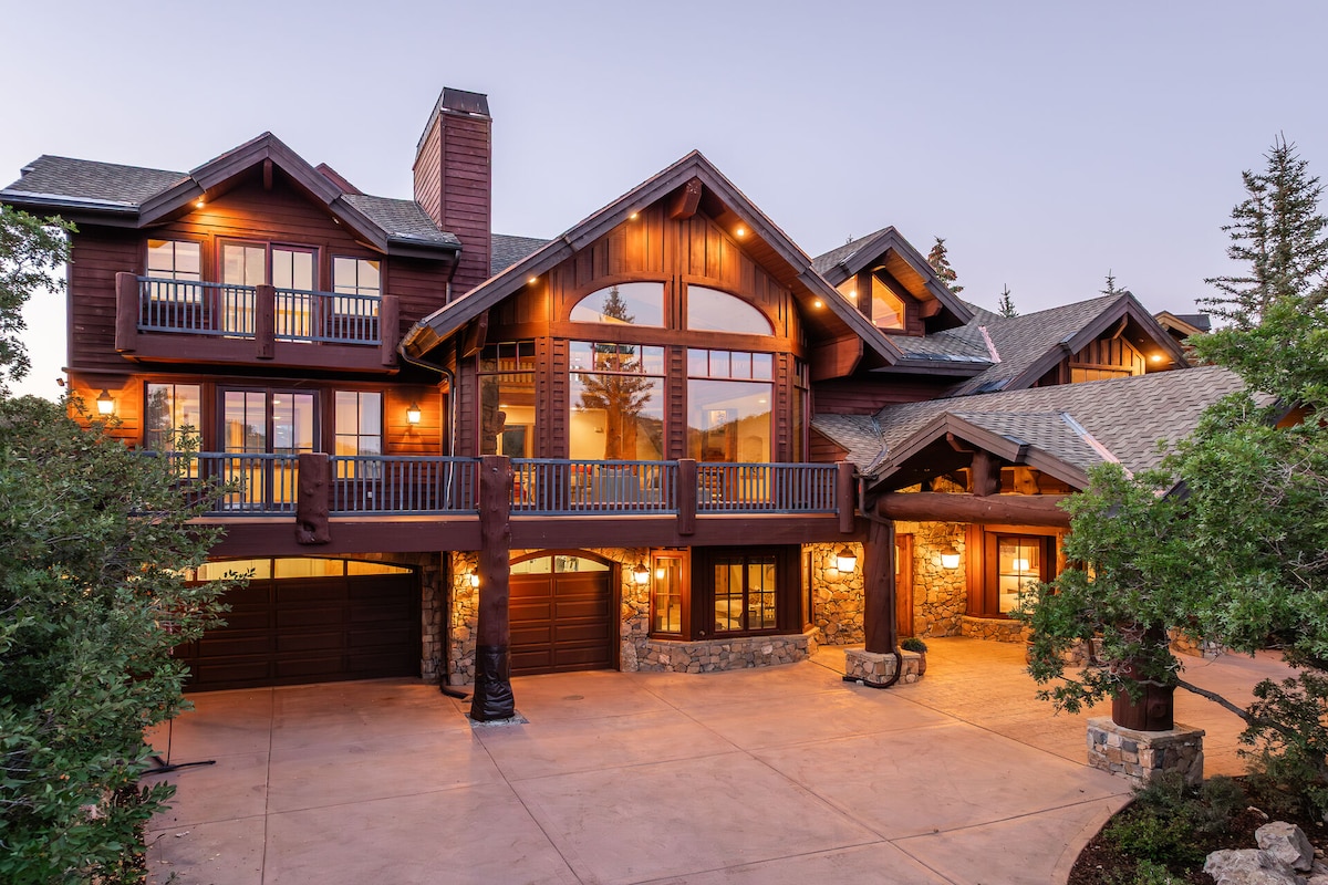Luxurious 6BR Retreat in Deer Valley with hot tub