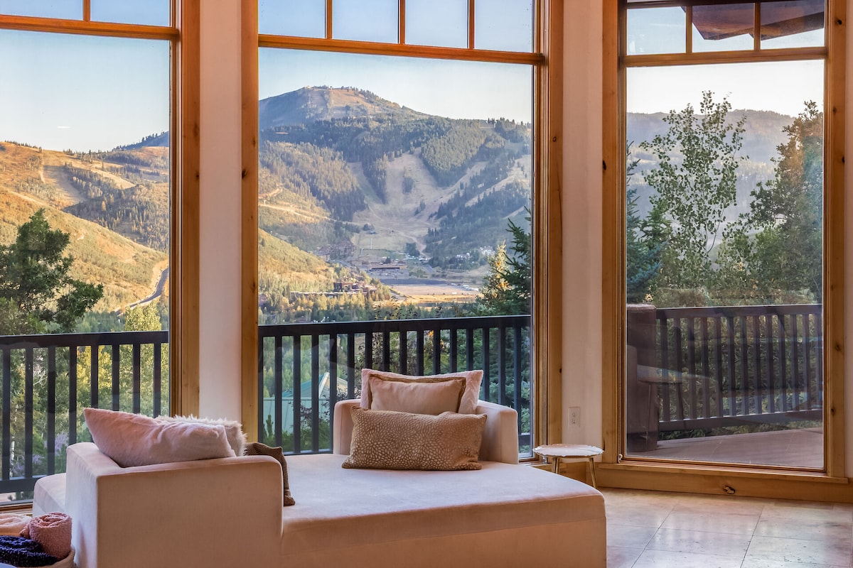 Luxurious 6BR Retreat in Deer Valley with hot tub
