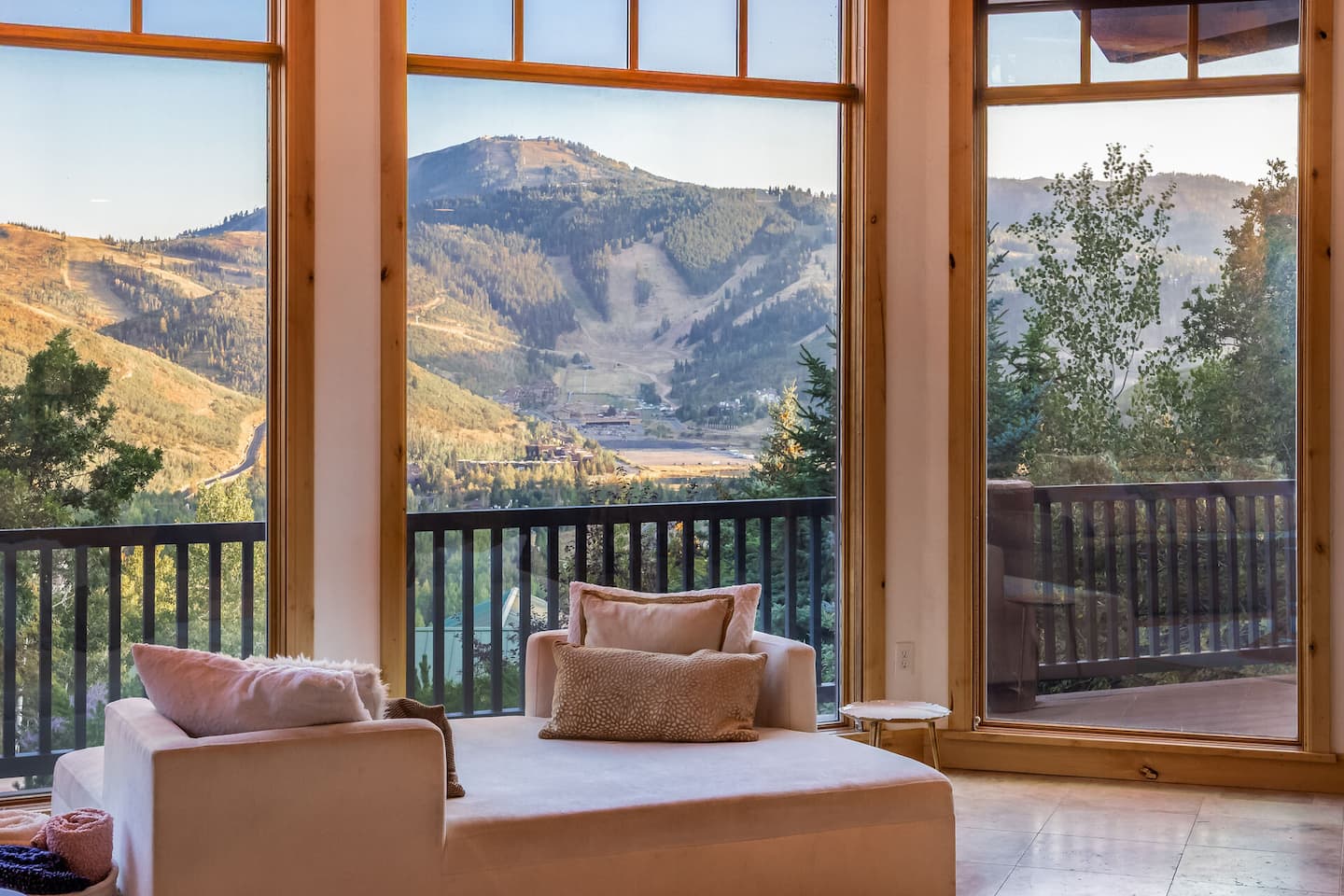Luxurious 6BR Retreat in Deer Valley with hot tub