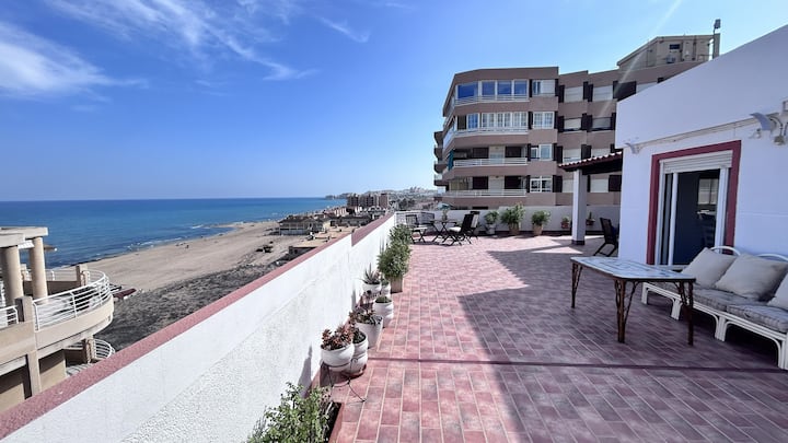 ÁTico Frente Al Mar Con Terraza Y Vistas. - Torrevieja