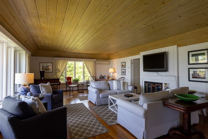 Lagoon Pond Waterfront With Private Dock - Woods Hole, MA