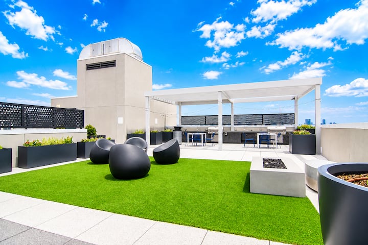 Montrose Escape | Pool | Free Parking - Houston, TX
