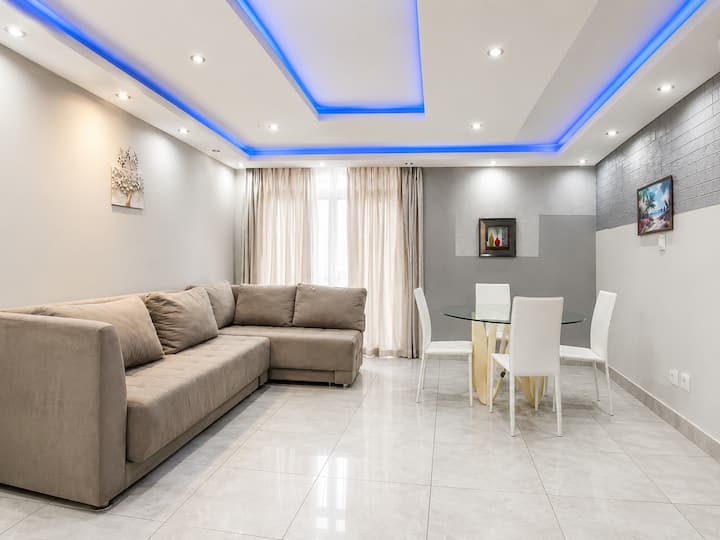 Umhlanga Beachfront Getaway - Breakers Resort - Umhlanga