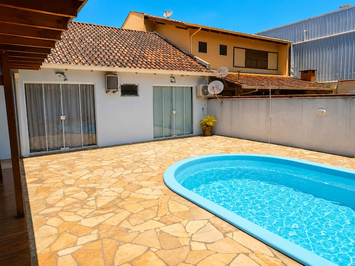 Casa Com Piscina Em Guaratuba - Guaratuba
