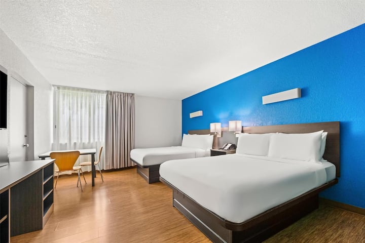 3 Family-and-group Friendly Rooms | Pet-friendly - Miami Lakes, FL